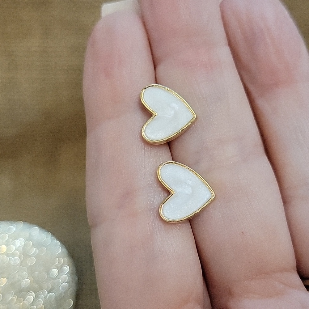 🔥LAST PAIR🔥 ENAMEL SWIRL HEART STUD EARRINGS